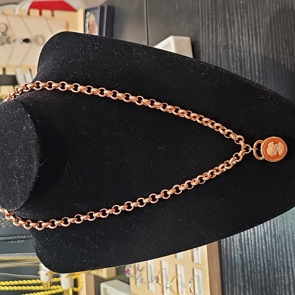 NWOT 18k Rose Gold Over Bronze Cameo Pendant
